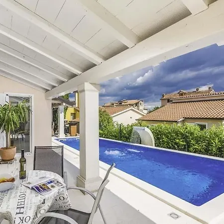 Villa Sleeps 7 Pool Air Con Wifi Žbandaj