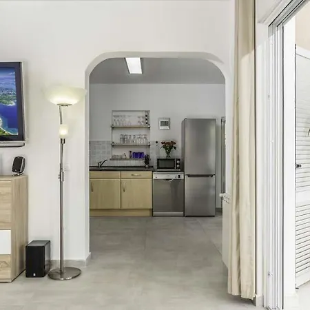 Villa Sleeps 7 Pool Air Con Wifi Žbandaj