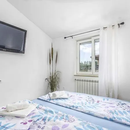 Villa Sleeps 7 Pool Air Con Wifi