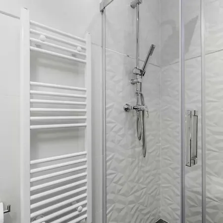 Villa Sleeps 7 Pool Air Con Wifi Žbandaj